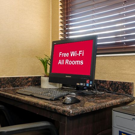 Red Roof Inn Lansing East - Msu Экстерьер фото