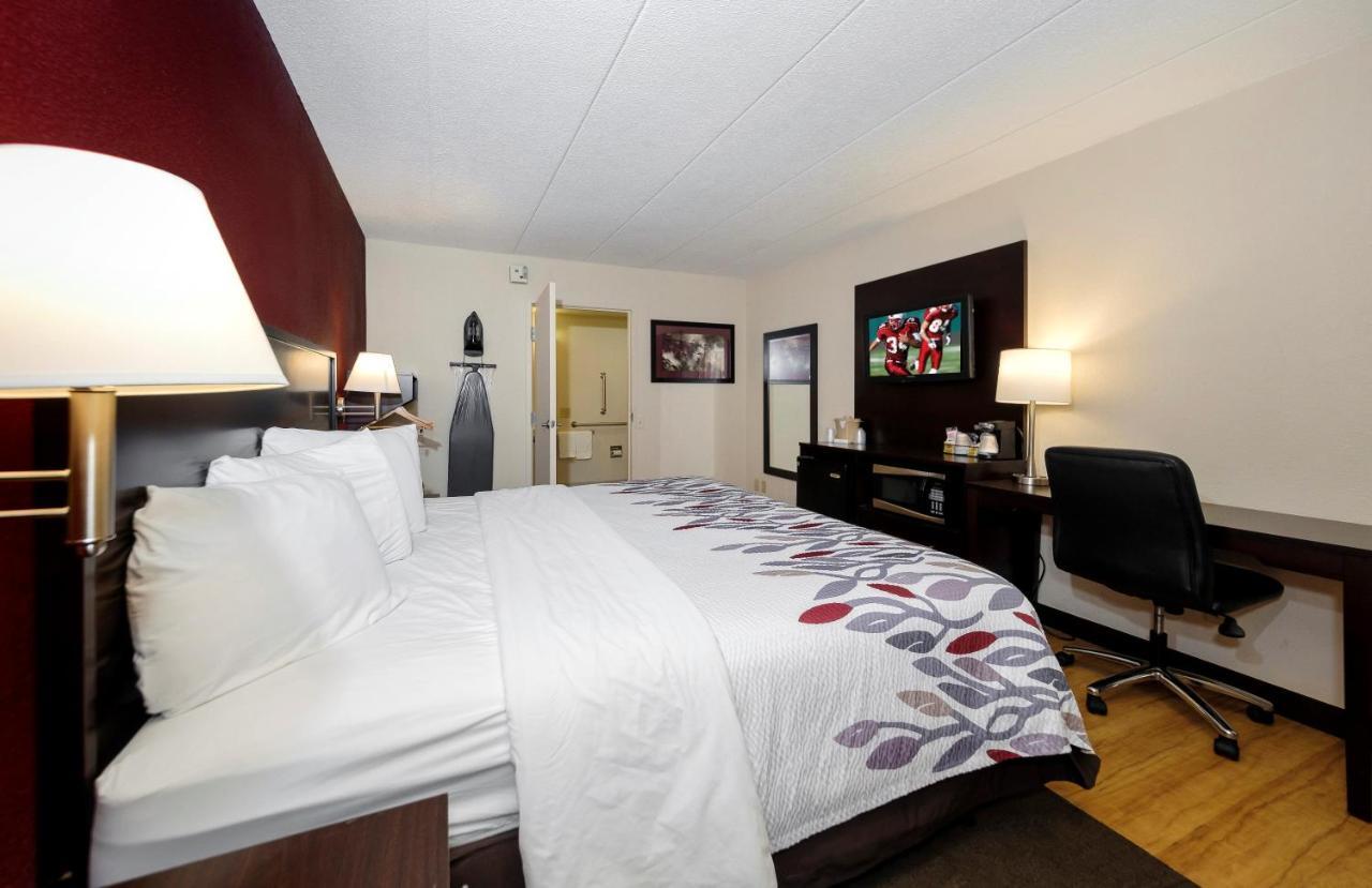 Red Roof Inn Lansing East - Msu Экстерьер фото