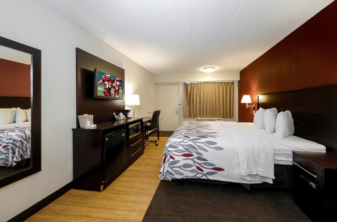 Red Roof Inn Lansing East - Msu Экстерьер фото