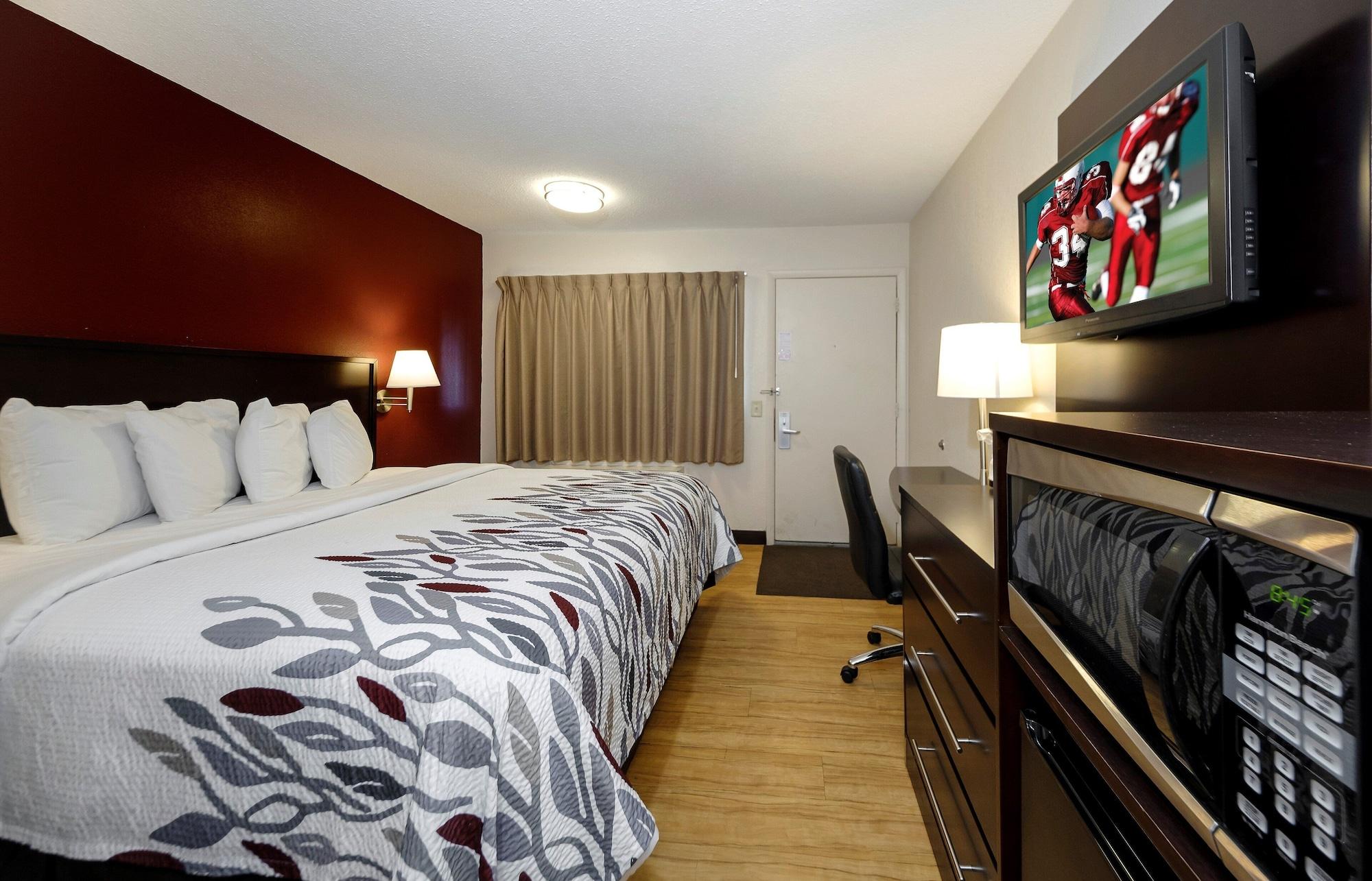 Red Roof Inn Lansing East - Msu Экстерьер фото