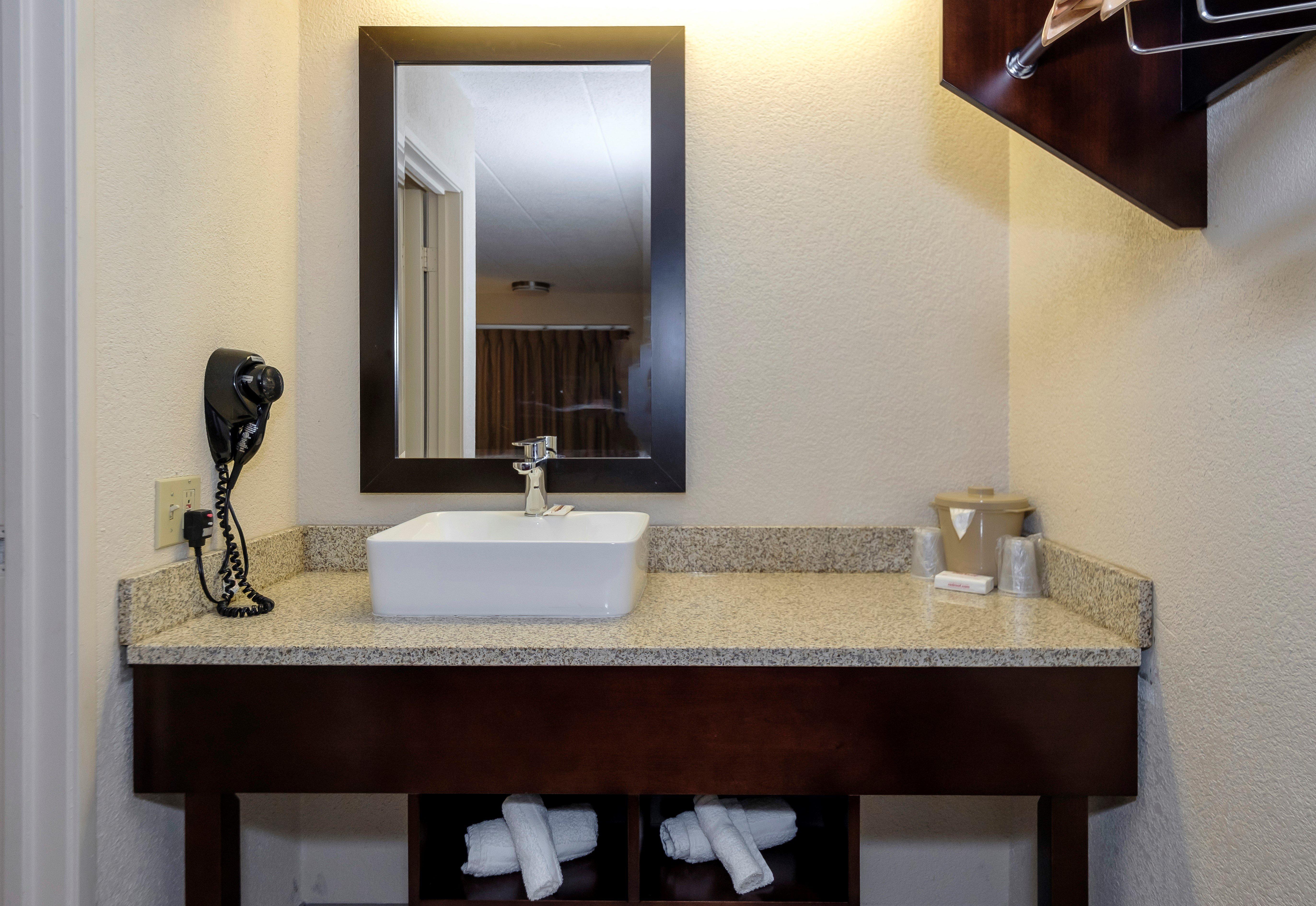Red Roof Inn Lansing East - Msu Экстерьер фото