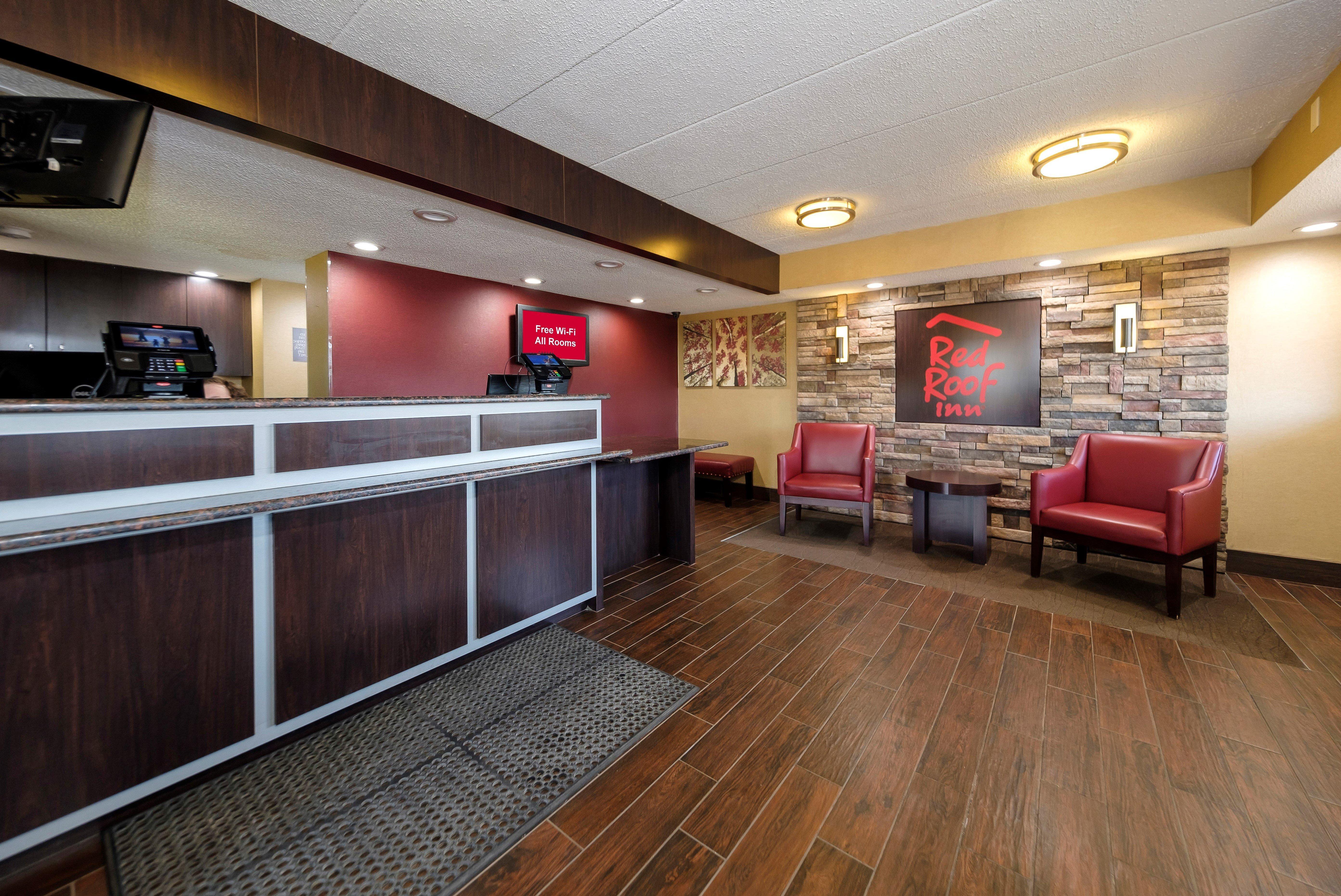 Red Roof Inn Lansing East - Msu Экстерьер фото
